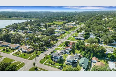 2555 Queen St S, Saint Petersburg, FL 33712 - Photo 25