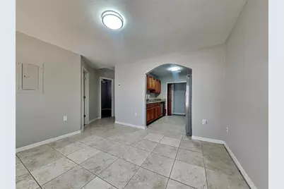 [Address not provided], Tampa, FL 33613 - Photo 3