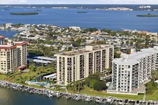 690 Island Way, Clearwater Beach, FL 33767 - Photo 47