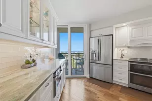 690 Island Way, Clearwater Beach, FL 33767 - Photo 17