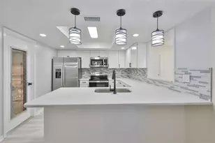 1218 Haddington Cir, Sun City Center, FL 33573 - Photo 15