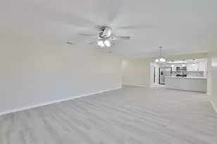 1218 Haddington Cir, Sun City Center, FL 33573 - Photo 13