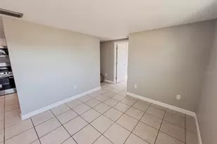 818 Bayview Dr, Ruskin, FL 33570 - Photo 15