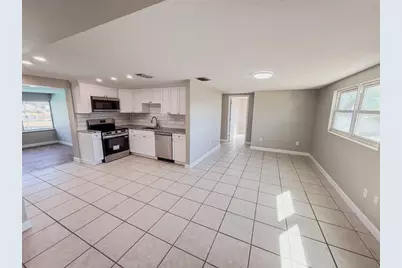 818 Bayview Drive, Ruskin, FL 33570 - Photo 7