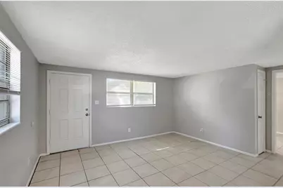 910 E Waters Avenue, Tampa, FL 33604 - Photo 3