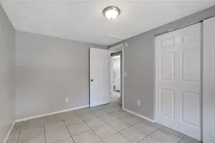 910 E Waters Ave, Tampa, FL 33604 - Photo 13