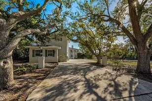 1302 Belcher Dr, Tarpon Springs, FL 34689 - Photo 9