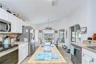 10245 Buncombe Way, San Antonio, FL 33576 - Photo 9