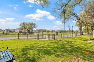 2016 Amelia Bay Pl, Valrico, FL 33596 - Photo 15