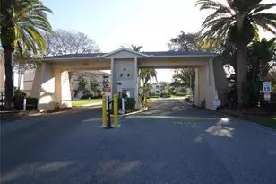 10034 64th Ave N, Saint Petersburg, FL 33708 - Photo 1