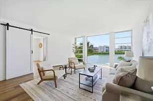 7400 Sun Island Dr S, South Pasadena, FL 33707 - Photo 11