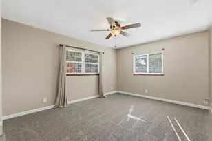 5080 Oaklawn Ln, Saint Petersburg, FL 33708 - Photo 11