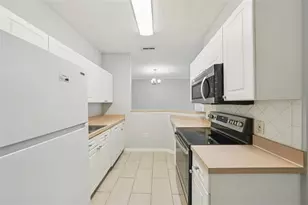 18001 Richmond Pl Dr, Tampa, FL 33647 - Photo 11