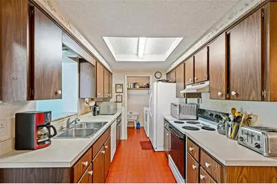 9061 Byron Street, Spring Hill, FL 34606 - Photo 17