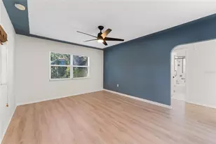 4939 Woodland Dr, Saint Petersburg, FL 33708 - Photo 7