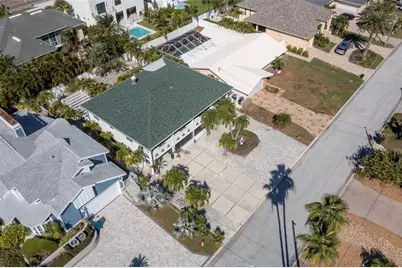 2710 Hibiscus Drive W, Belleair Beach, FL 33786 - Photo 9