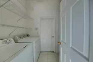 1679 Pinyon Pine Dr, Sarasota, FL 34240 - Photo 21