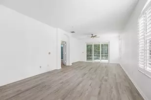 5926 Phoebenest Dr, Lithia, FL 33547 - Photo 5