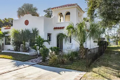 2227 29th Street S, Saint Petersburg, FL 33712 - Photo 1