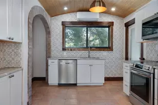 2227 29th St S, Saint Petersburg, FL 33712 - Photo 11