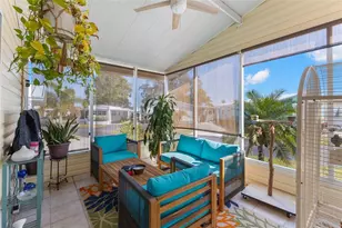 7048 Mt Essex Dr NE, Saint Petersburg, FL 33702 - Photo 13