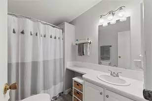 7048 Mt Essex Dr NE, Saint Petersburg, FL 33702 - Photo 23