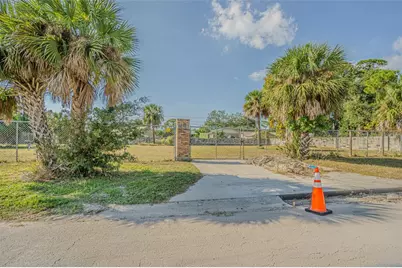 7598 90th Street, Seminole, FL 33777 - Photo 5