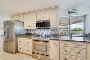 206 Poinciana Ln, Largo, FL 33770 - Photo 13