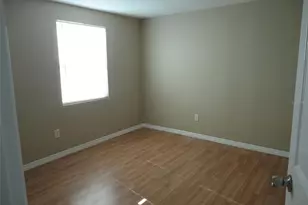 2735 41st Ave N, Saint Petersburg, FL 33714 - Photo 15