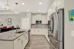 19323 Hawk Vly Dr, Tampa, FL 33647 - Photo 3