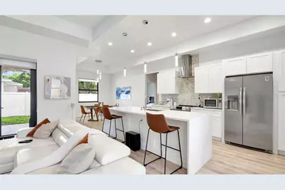 306 E Clay Avenue, Brandon, FL 33510 - Photo 3