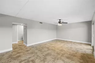 8815 Bay Pointe Dr, Tampa, FL 33615 - Photo 15