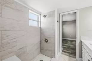 8815 Bay Pointe Dr, Tampa, FL 33615 - Photo 23