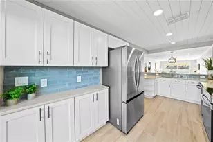 642 Boca Ciega Point Blvd S, Saint Petersburg, FL 33708 - Photo 23
