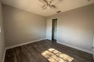 5839 12th St, Zephyrhills, FL 33542 - Photo 13