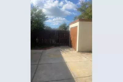 10305 Fernglen Place, Tampa, FL 33624 - Photo 5