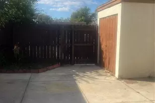 10305 Fernglen Pl, Tampa, FL 33624 - Photo 5