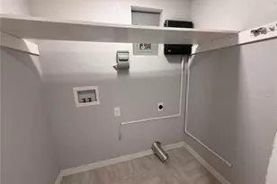 5208 Hill Dr, Zephyrhills, FL 33542 - Photo 27