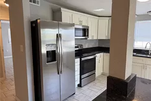 5208 Hill Dr, Zephyrhills, FL 33542 - Photo 5
