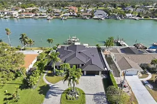 215 Driftwood Ln, Largo, FL 33770 - Photo 75