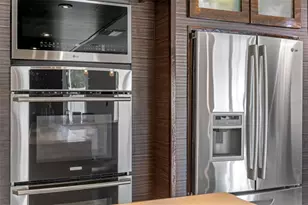 2406 Meadowbrook Dr, Lutz, FL 33558 - Photo 17