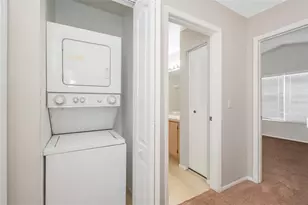 637 Kensington Lake Cir, Brandon, FL 33511 - Photo 7