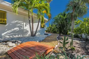 16101 Redington Dr, Redington Beach, FL 33708 - Photo 19