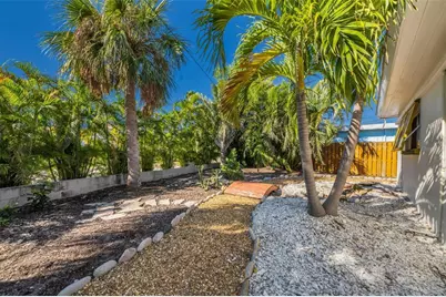 16101 Redington Drive, Redington Beach, FL 33708 - Photo 17