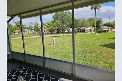 304 Grayston Place, Sun City Center, FL 33573 - Photo 13