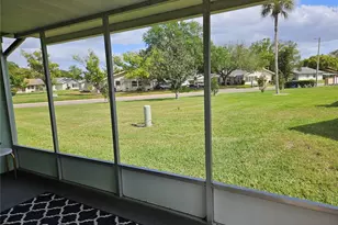 304 Grayston Pl, Sun City Center, FL 33573 - Photo 13