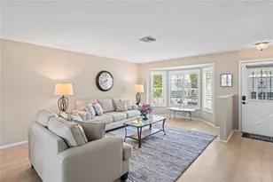 7107 Pond View Ct, Spring Hill, FL 34606 - Photo 9