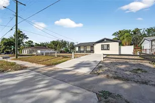 4712 E Serena Dr, Tampa, FL 33617 - Photo 7