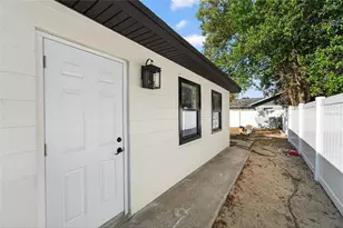 4712 E Serena Dr, Tampa, FL 33617 - Photo 85