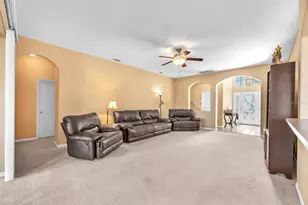 608 Washita Stone Dr, Ruskin, FL 33570 - Photo 3